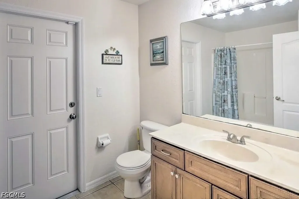 3223 SE Santa Barbara Place Cape Coral FL 33904