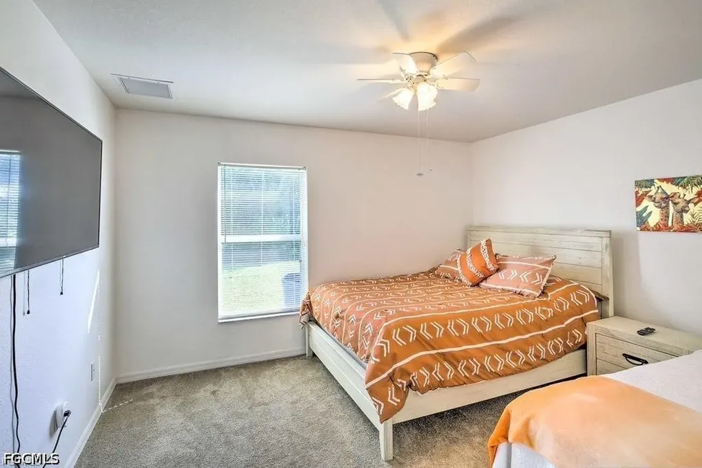3223 SE Santa Barbara Place Cape Coral FL 33904