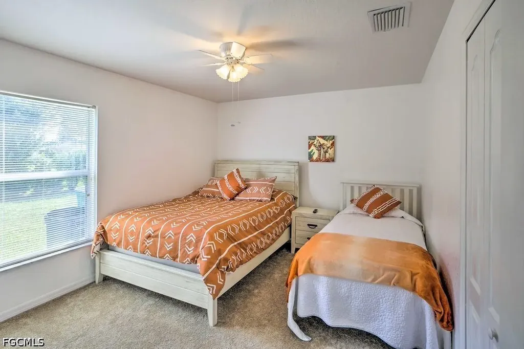 3223 SE Santa Barbara Place Cape Coral FL 33904