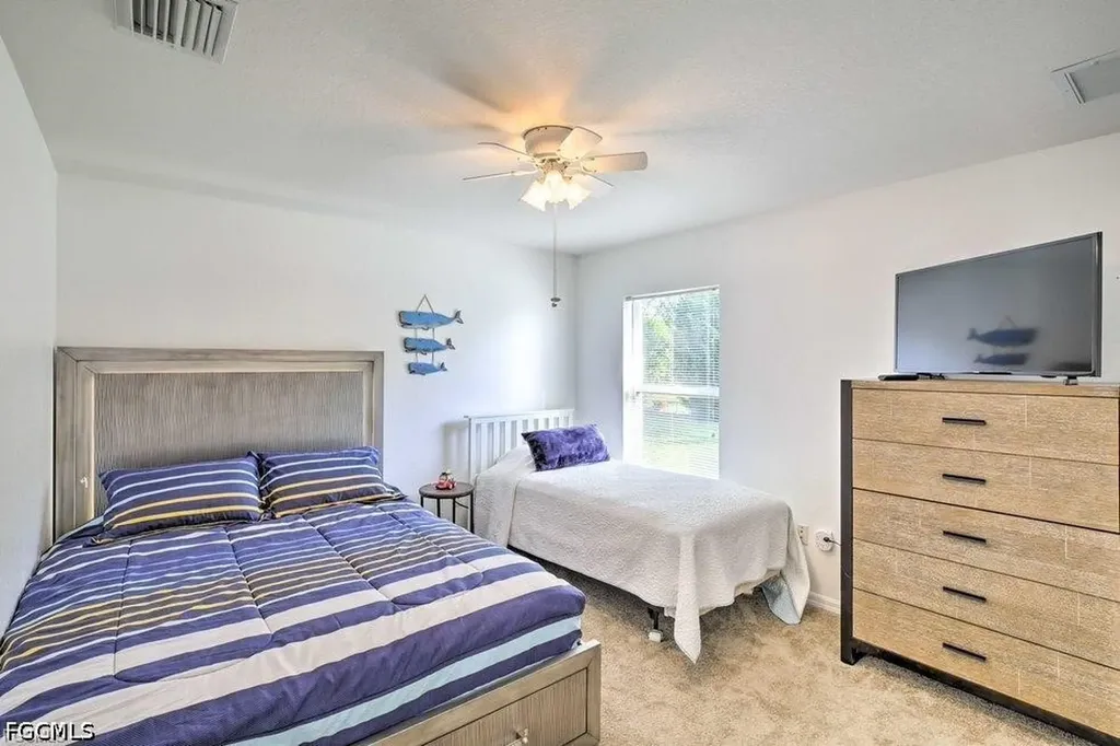 3223 SE Santa Barbara Place Cape Coral FL 33904
