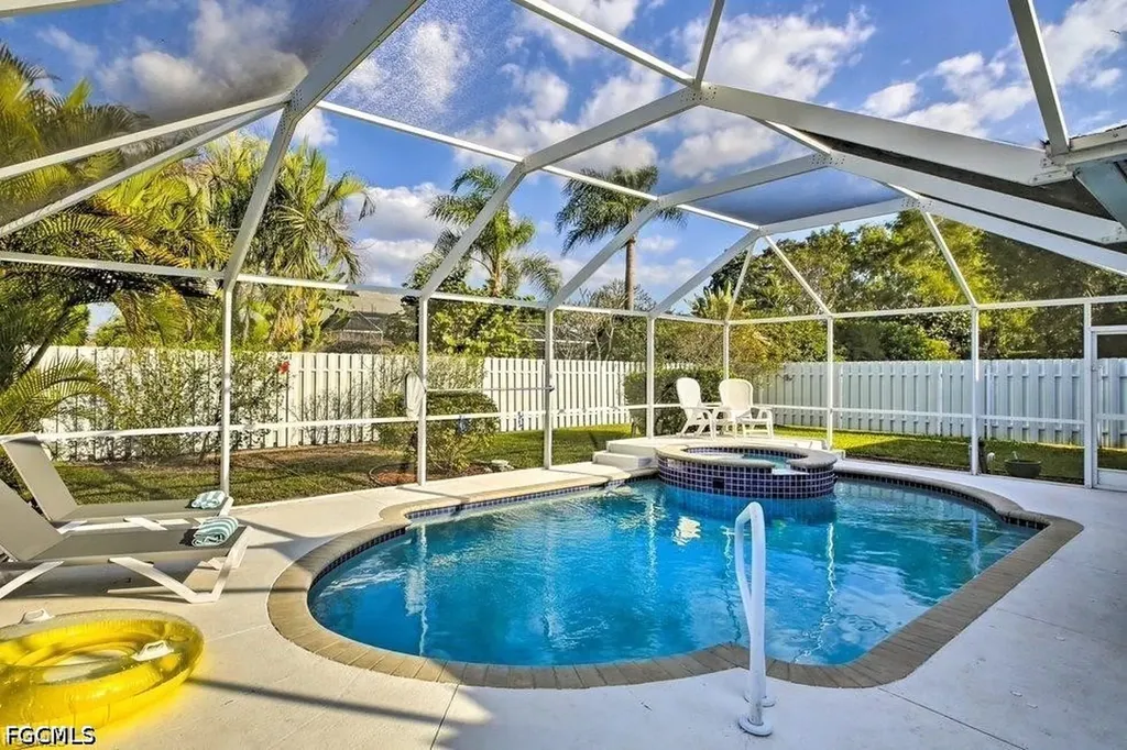 3223 SE Santa Barbara Place Cape Coral FL 33904