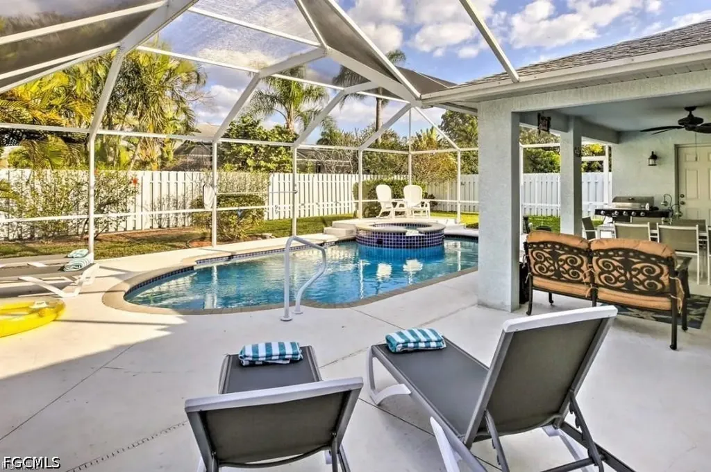 3223 SE Santa Barbara Place Cape Coral FL 33904