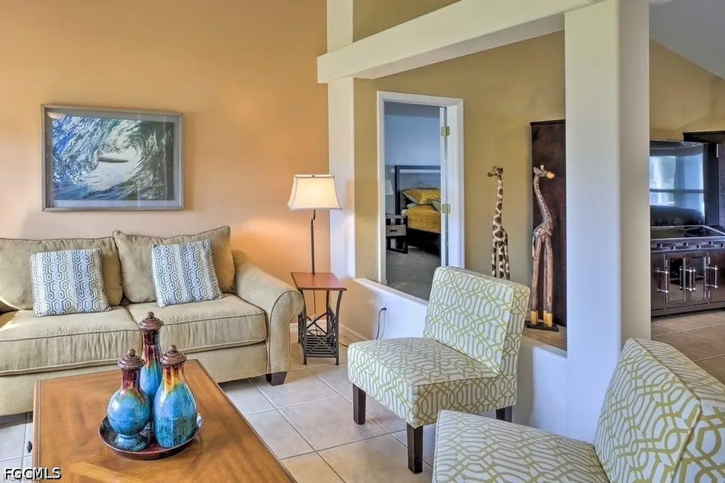3223 SE Santa Barbara Place Cape Coral FL 33904