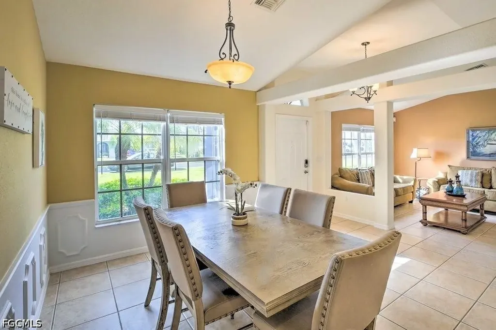 3223 SE Santa Barbara Place Cape Coral FL 33904