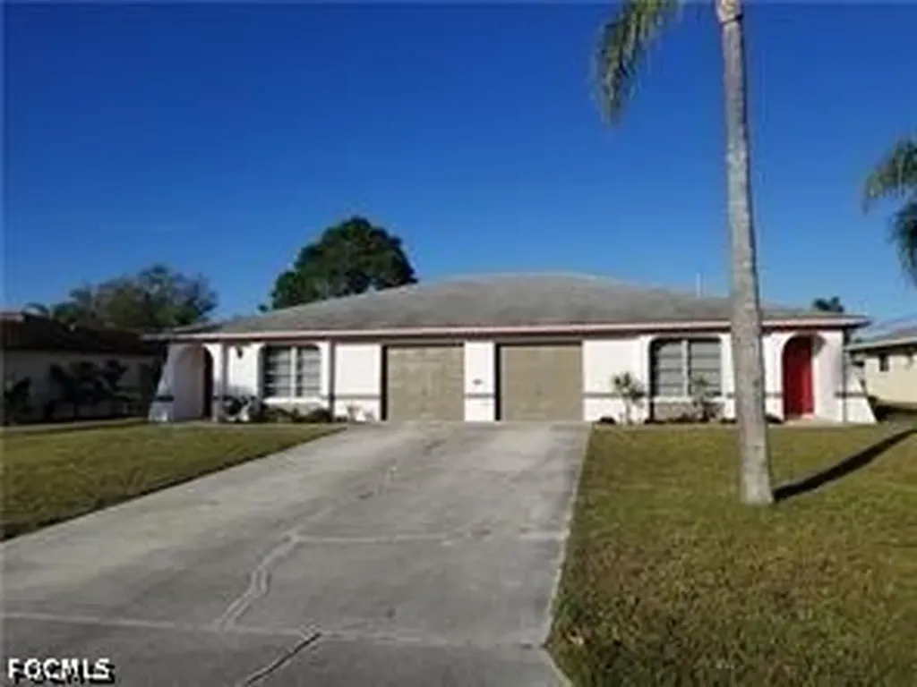 938 SE 24th Avenue Cape Coral FL 33990