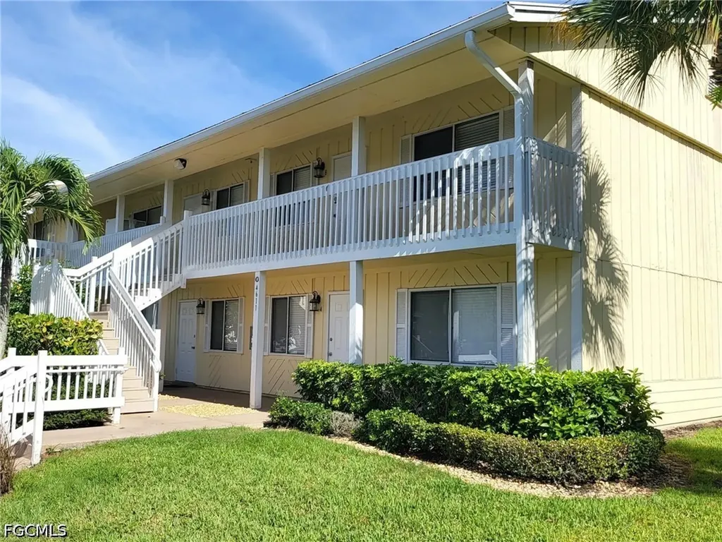 4611 Bayshore Drive Naples FL 34112