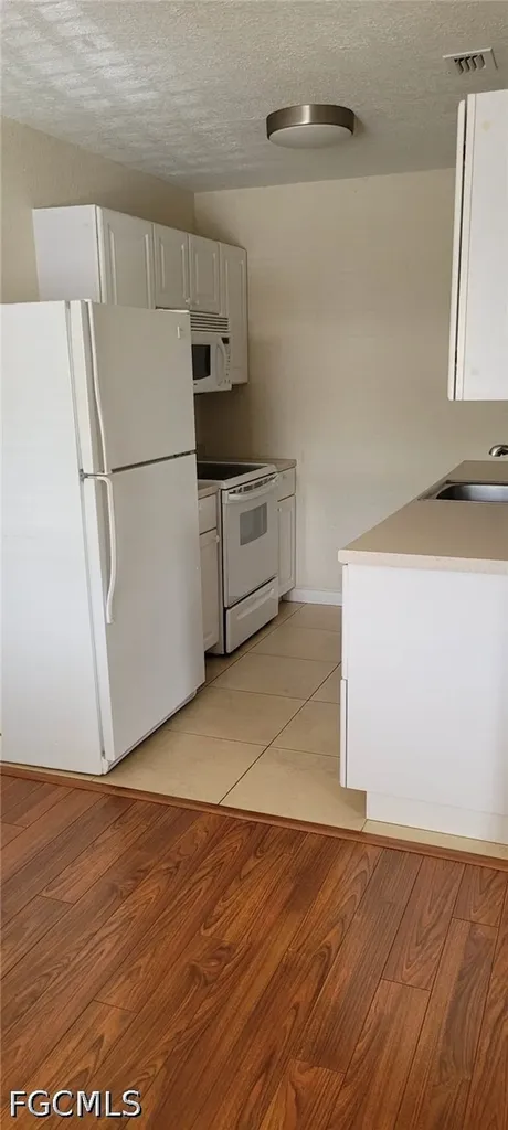4611 Bayshore Drive Naples FL 34112