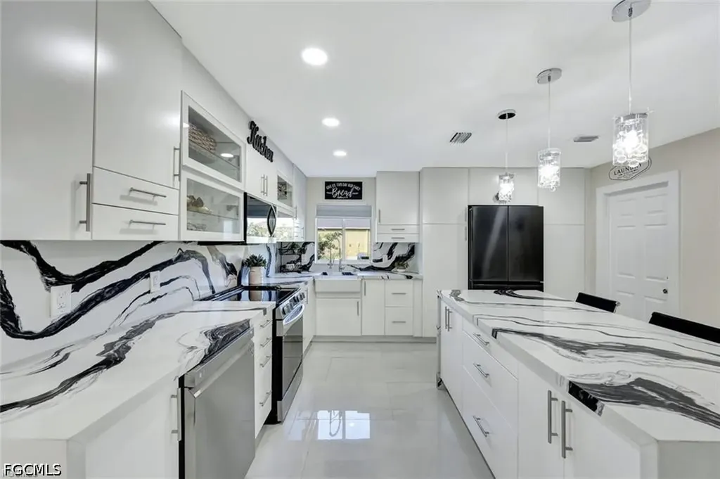2320 SW 21st Street Cape Coral FL 33991