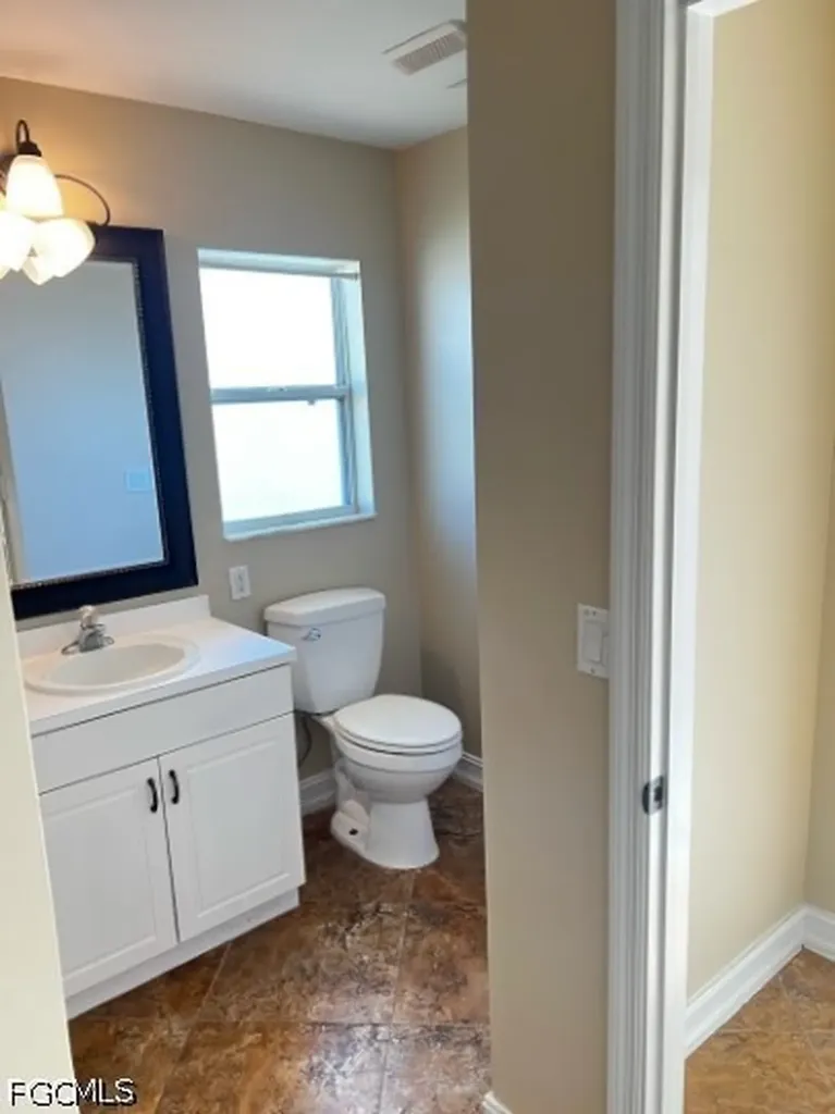 743 SW 6th Street Cape Coral FL 33991