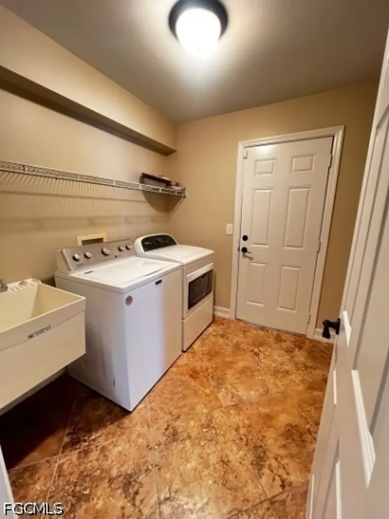 743 SW 6th Street Cape Coral FL 33991