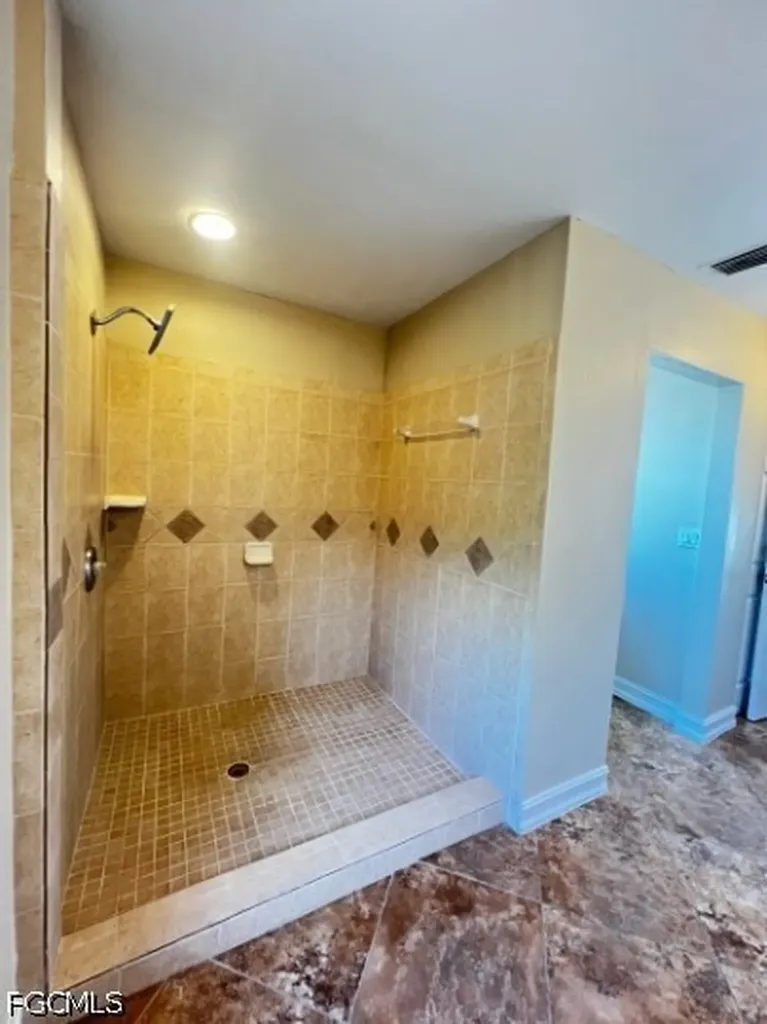 743 SW 6th Street Cape Coral FL 33991