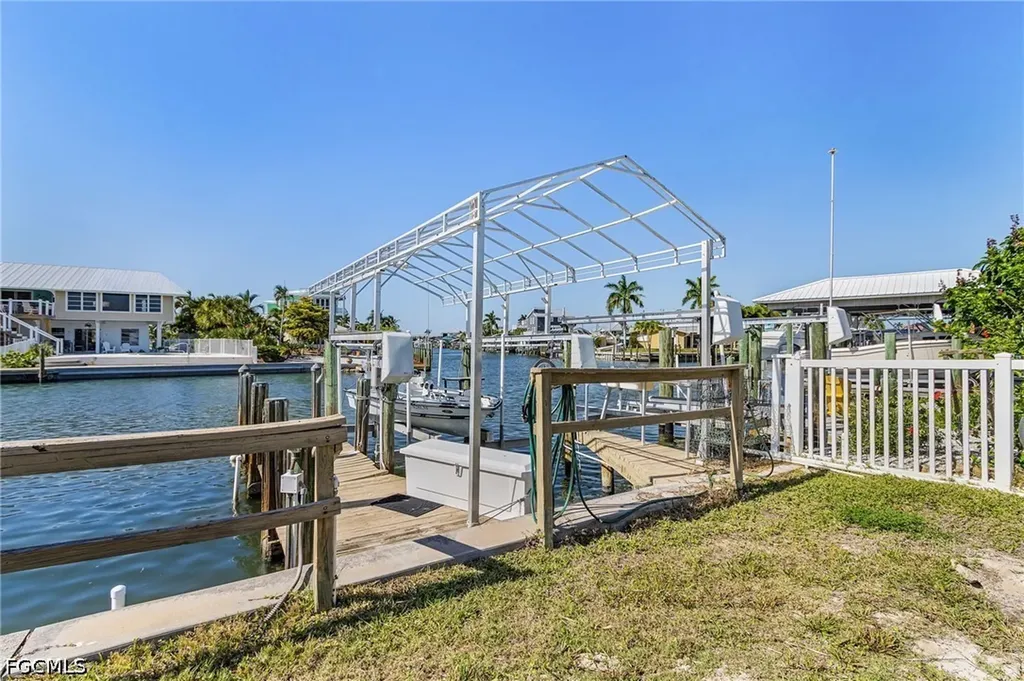 2096 Macadamia Street St. James City FL 33956