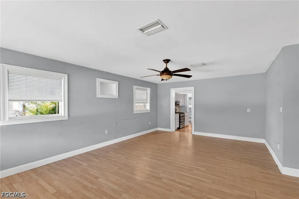915 Hibiscus Lane North Fort Myers FL 33903