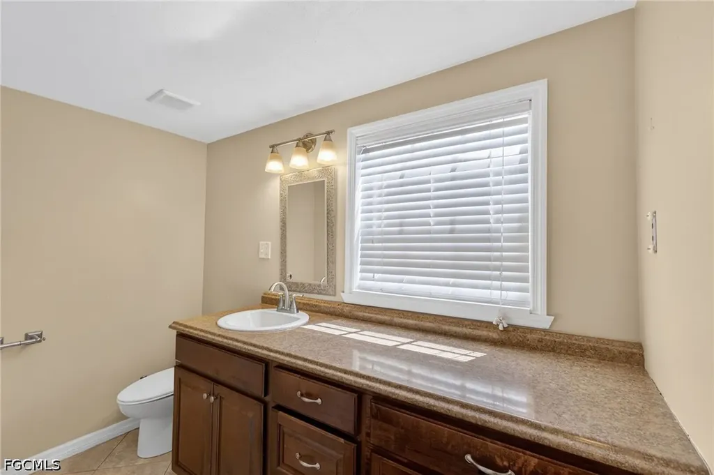 915 Hibiscus Lane North Fort Myers FL 33903