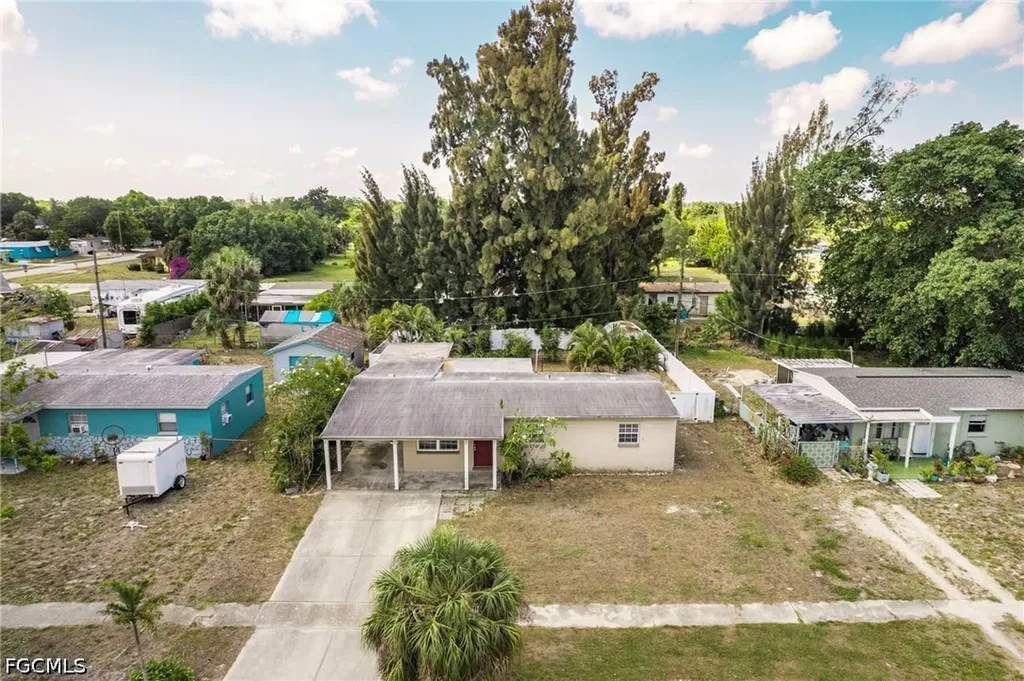 915 Hibiscus Lane North Fort Myers FL 33903