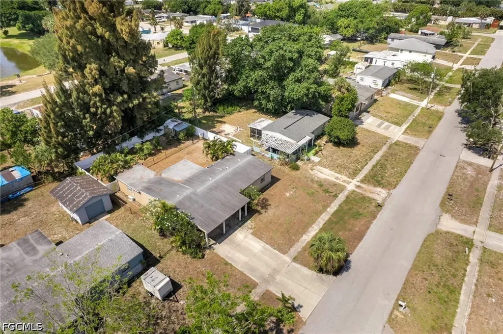 915 Hibiscus Lane North Fort Myers FL 33903