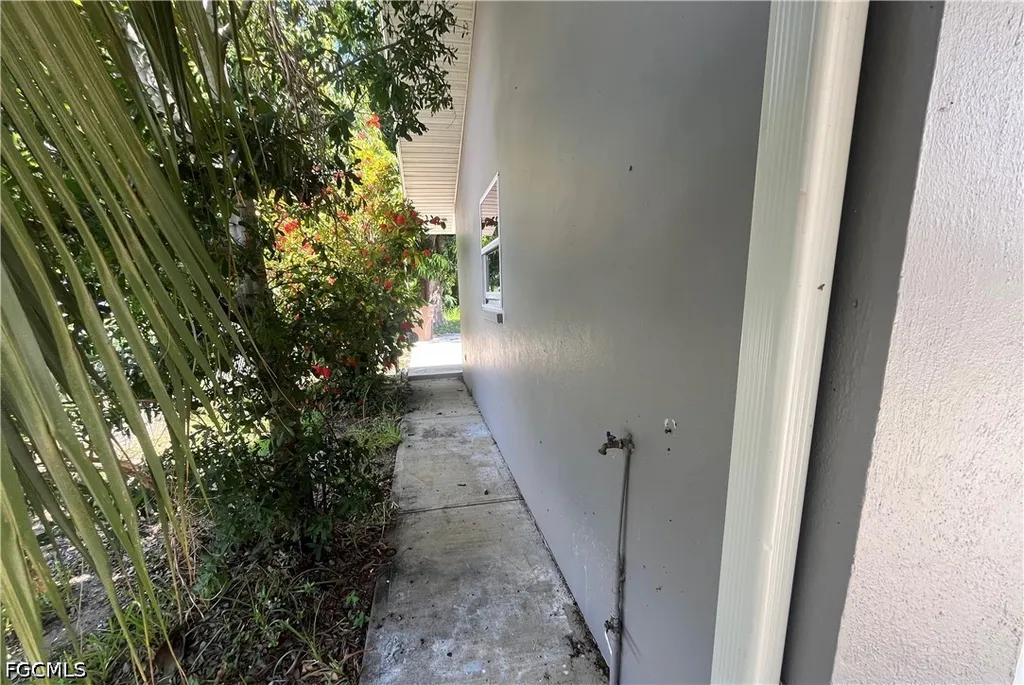 703 Monterey Avenue Cape Coral FL 33904