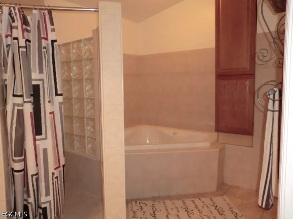 1000 SW 37th Street Cape Coral FL 33914