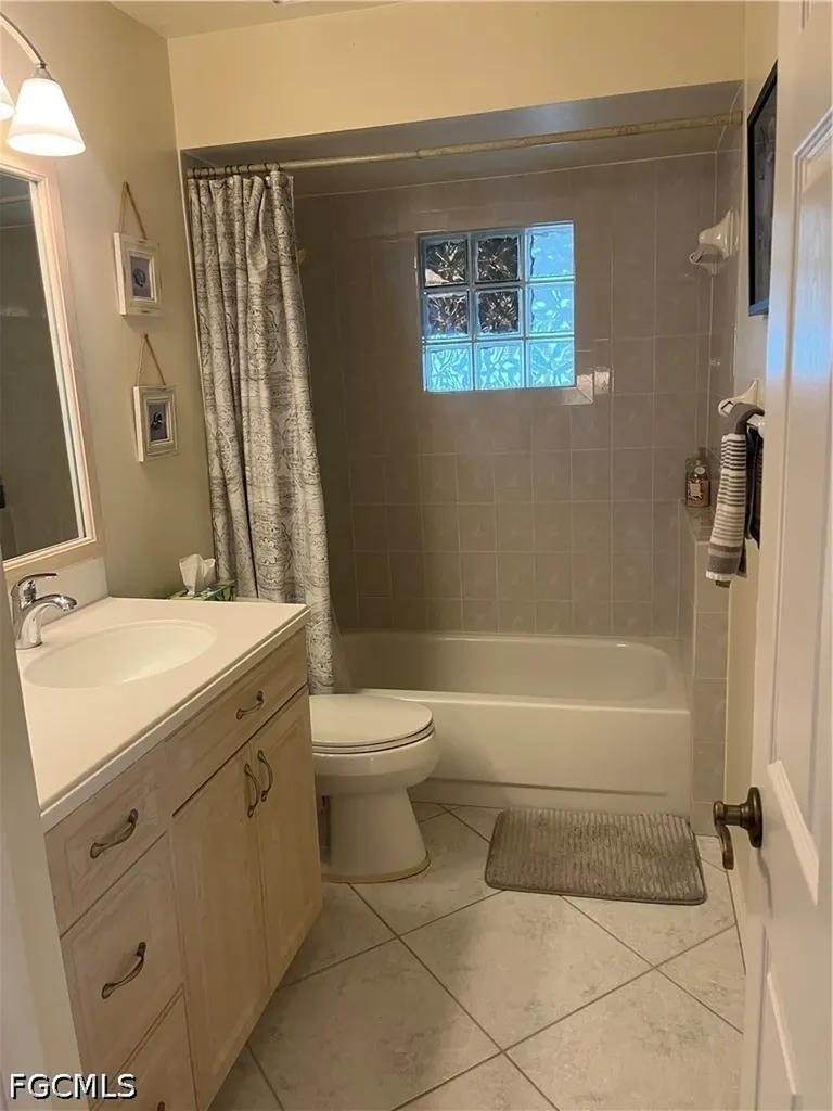 17550 Fan Palm Court North Fort Myers FL 33917