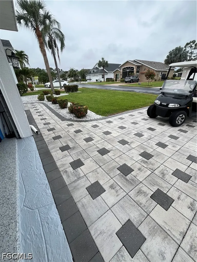 17550 Fan Palm Court North Fort Myers FL 33917