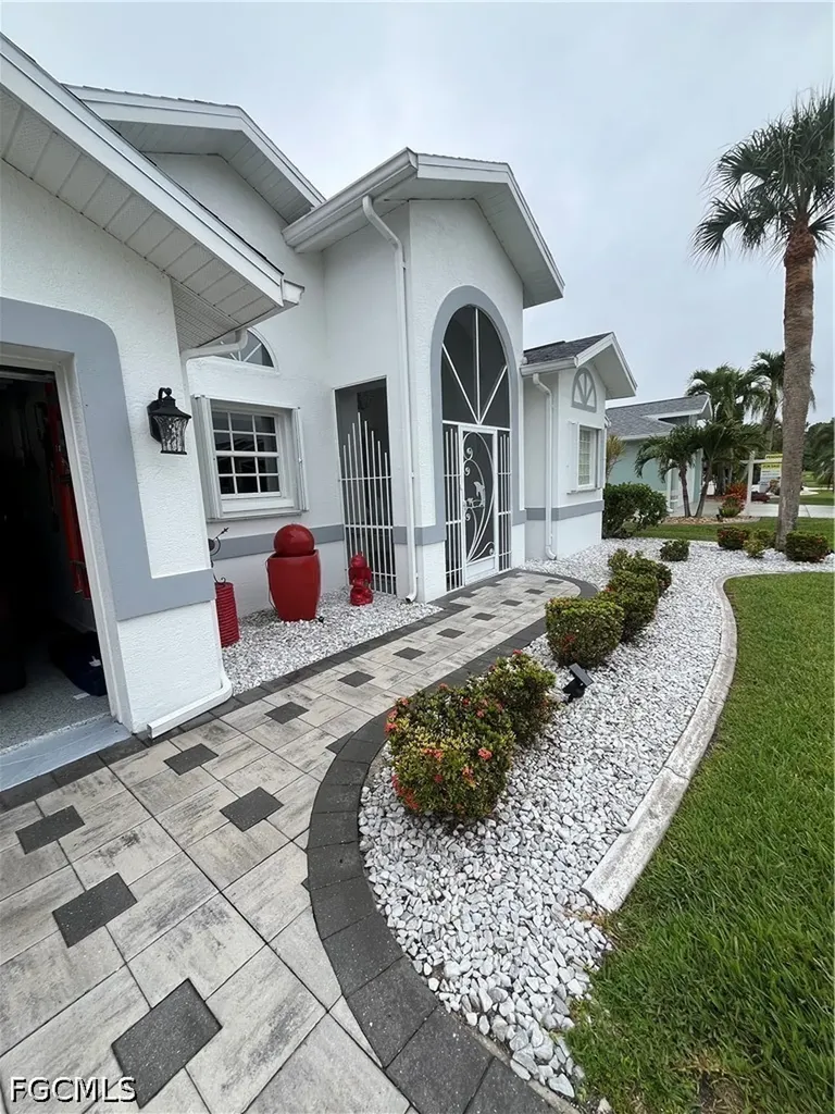 17550 Fan Palm Court North Fort Myers FL 33917
