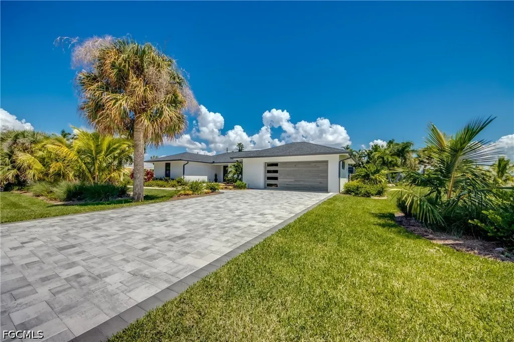 1022 Lindgren Boulevard Sanibel FL 33957