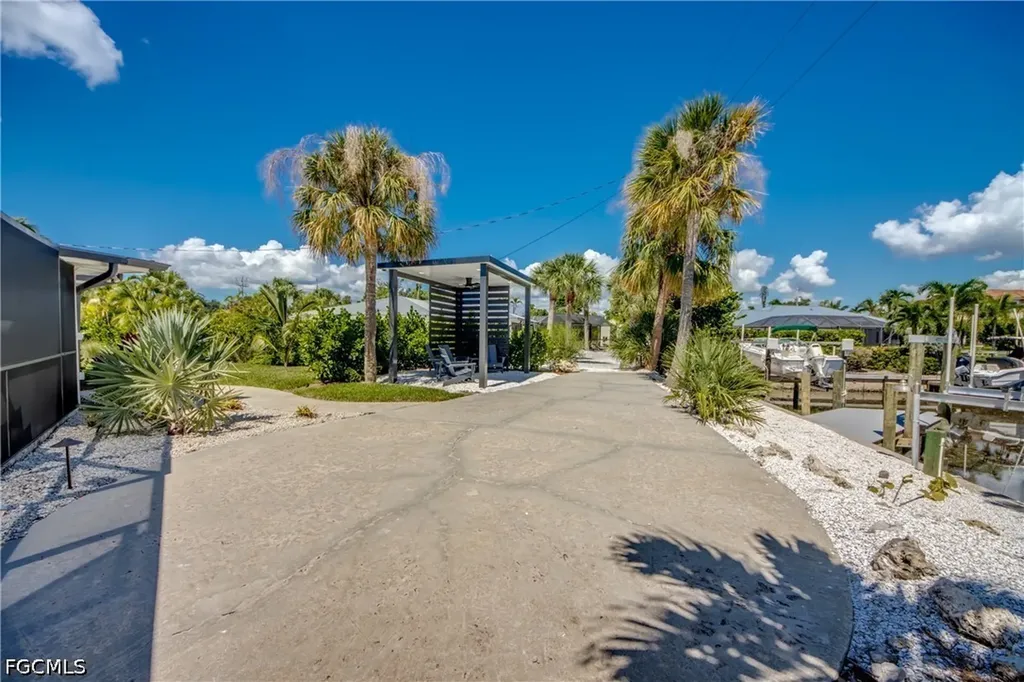 1022 Lindgren Boulevard Sanibel FL 33957