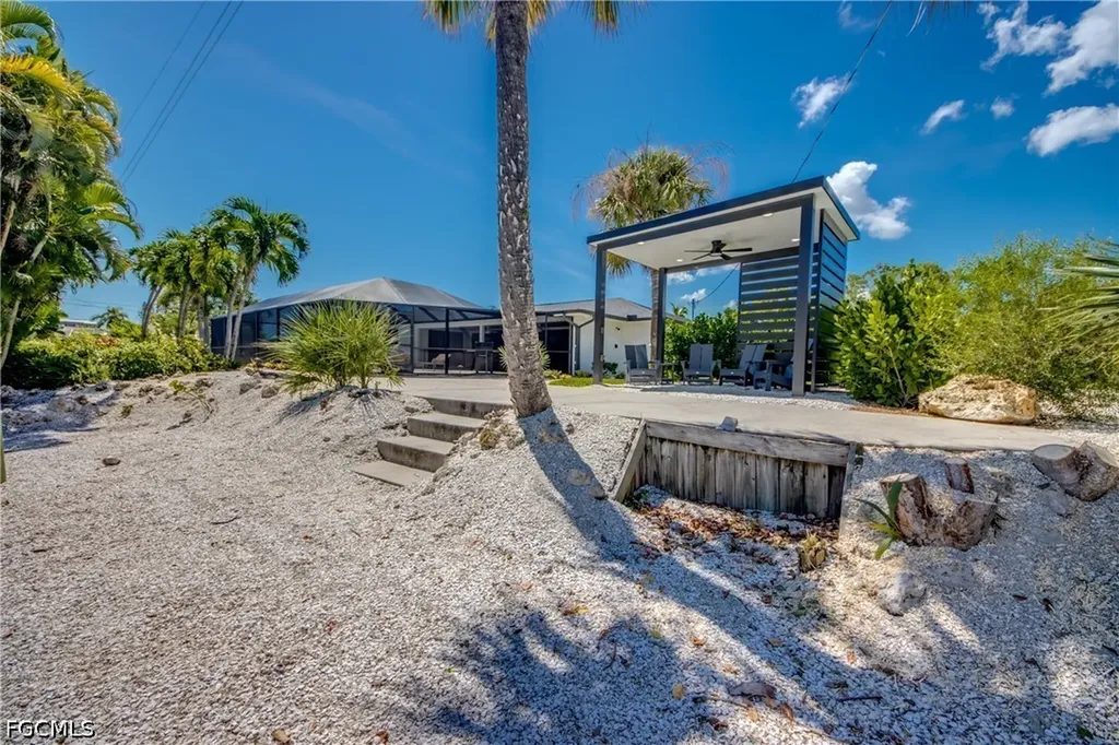 1022 Lindgren Boulevard Sanibel FL 33957