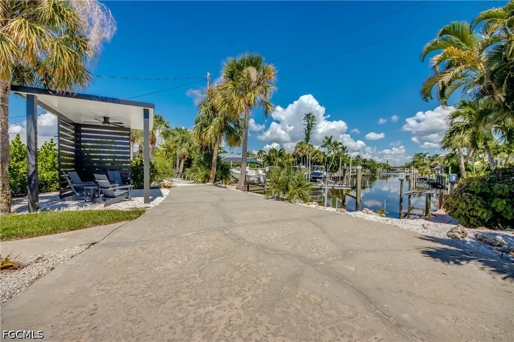 1022 Lindgren Boulevard Sanibel FL 33957