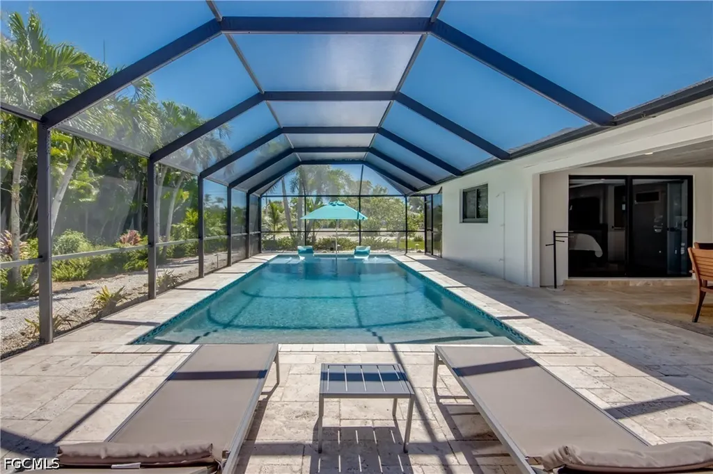 1022 Lindgren Boulevard Sanibel FL 33957
