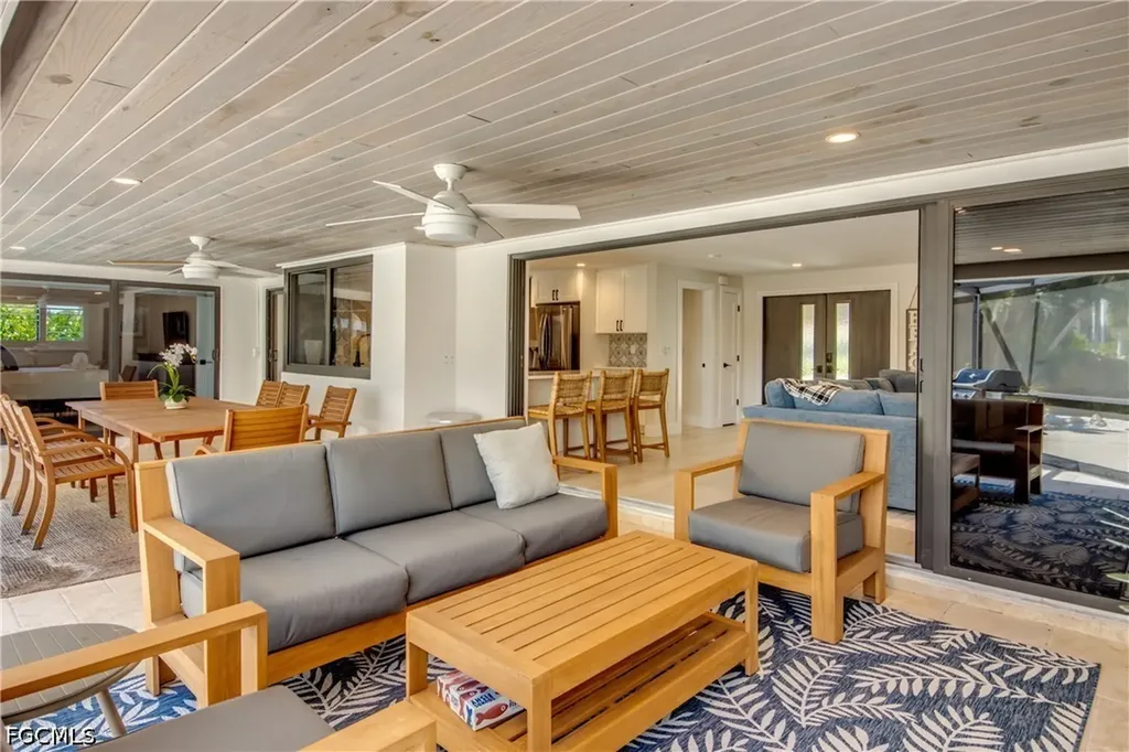 1022 Lindgren Boulevard Sanibel FL 33957