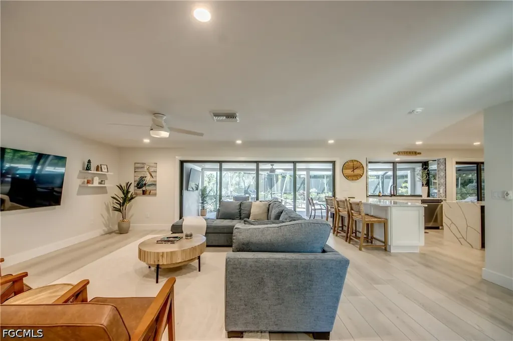 1022 Lindgren Boulevard Sanibel FL 33957