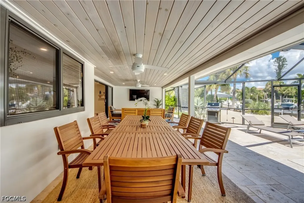 1022 Lindgren Boulevard Sanibel FL 33957