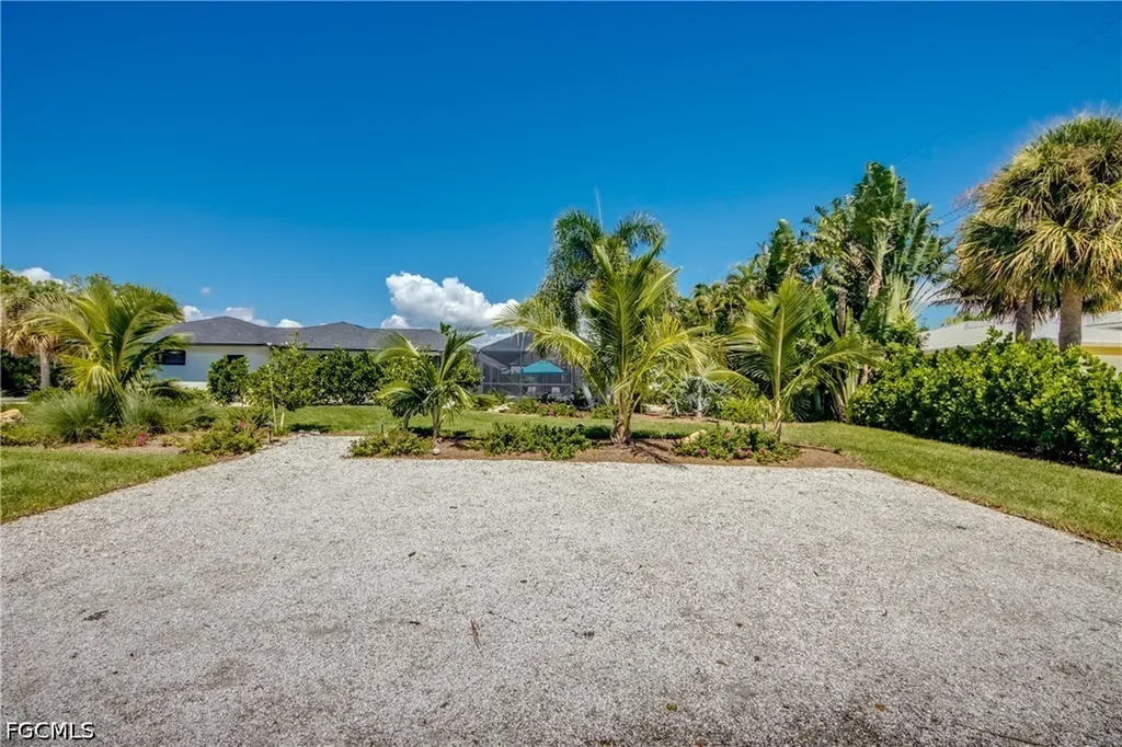 1022 Lindgren Boulevard Sanibel FL 33957
