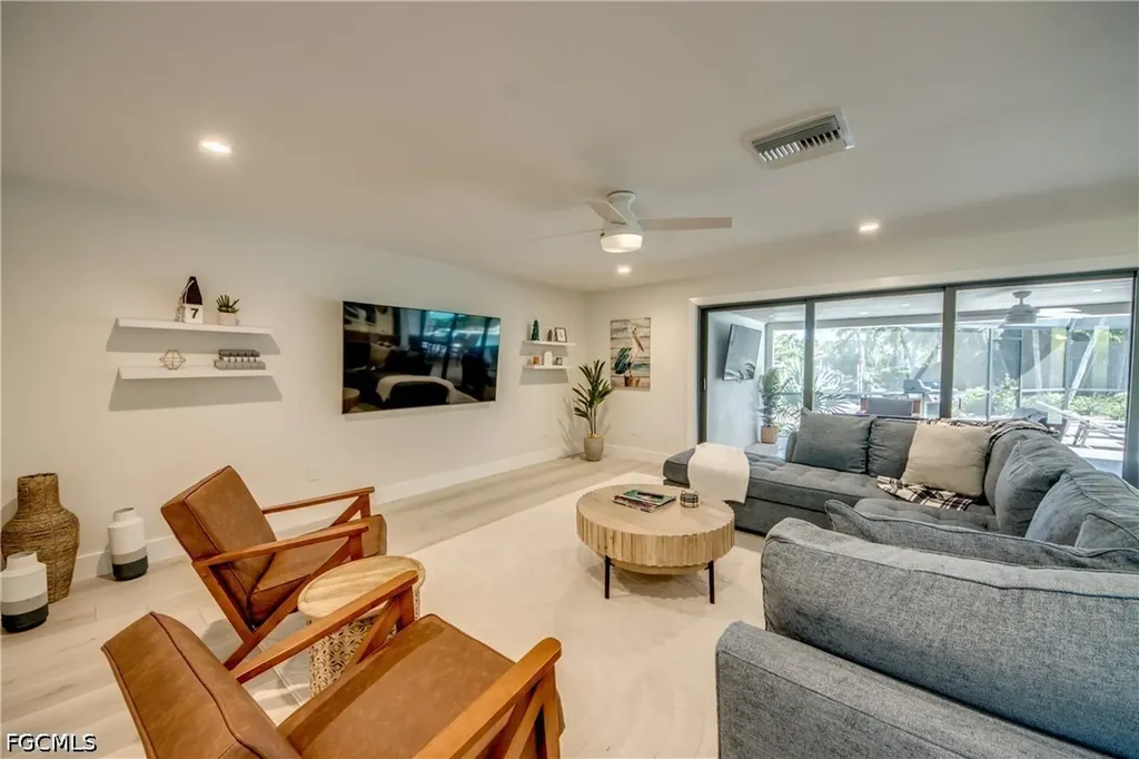 1022 Lindgren Boulevard Sanibel FL 33957