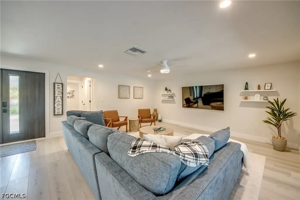 1022 Lindgren Boulevard Sanibel FL 33957