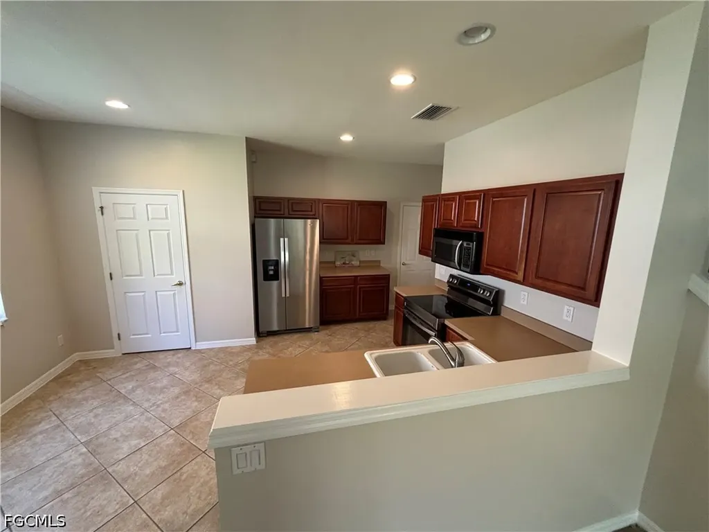 8290 Village Edge Circle Fort Myers FL 33919