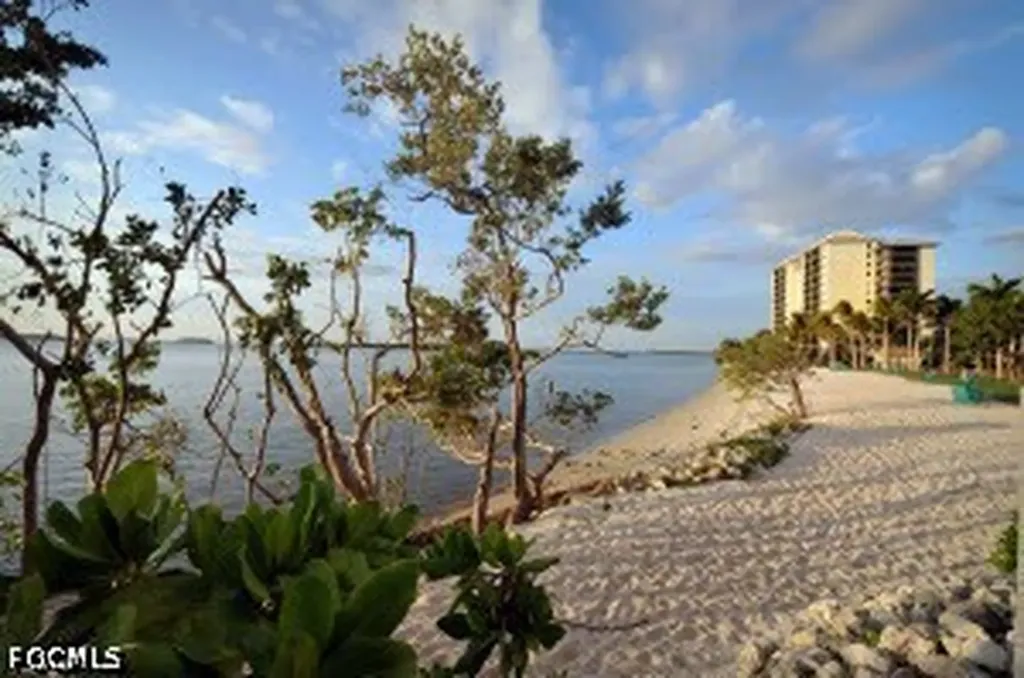 17170 Harbour Point Drive Fort Myers FL 33908