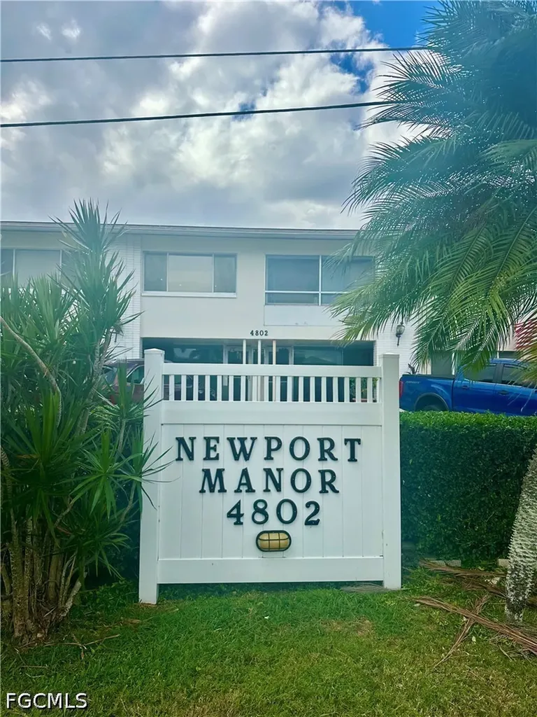 4802 Tudor Drive Cape Coral FL 33904