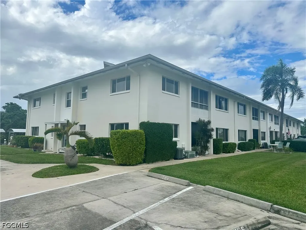 4802 Tudor Drive Cape Coral FL 33904
