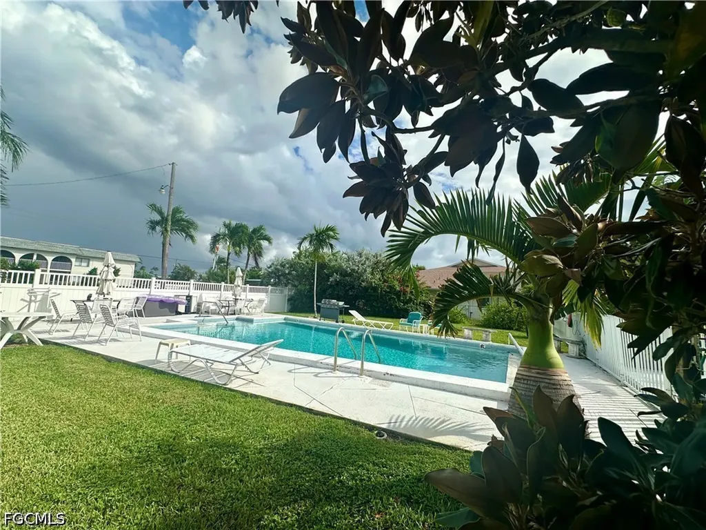 4802 Tudor Drive Cape Coral FL 33904