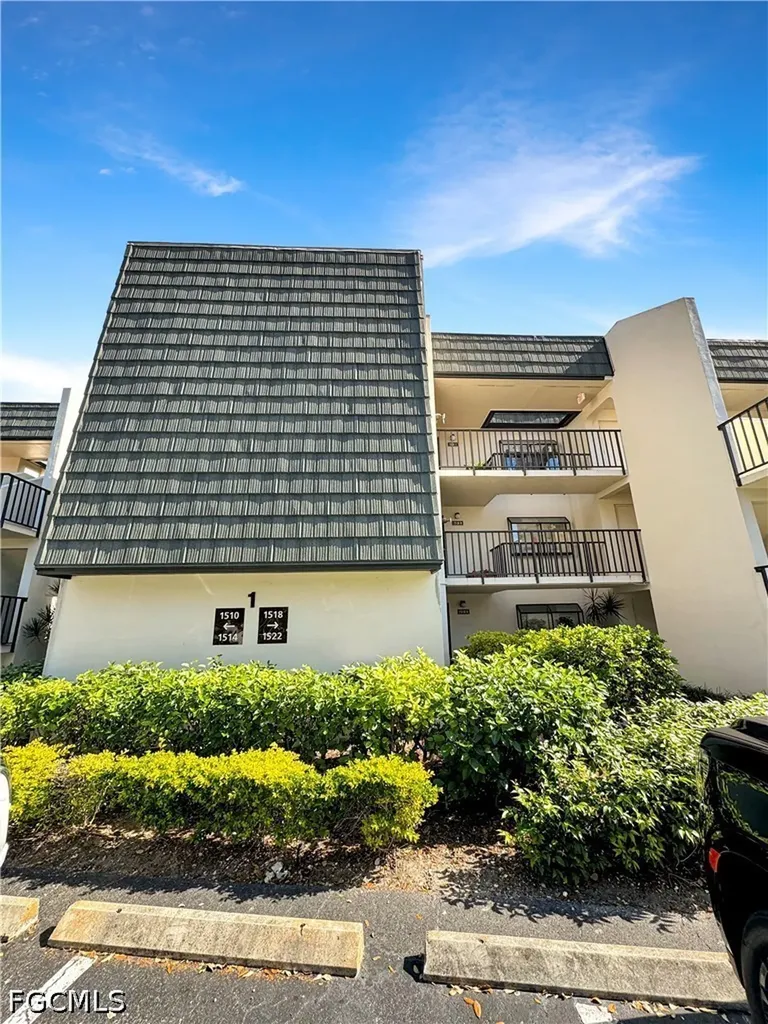 1518 Oyster Catcher Point Naples FL 34105