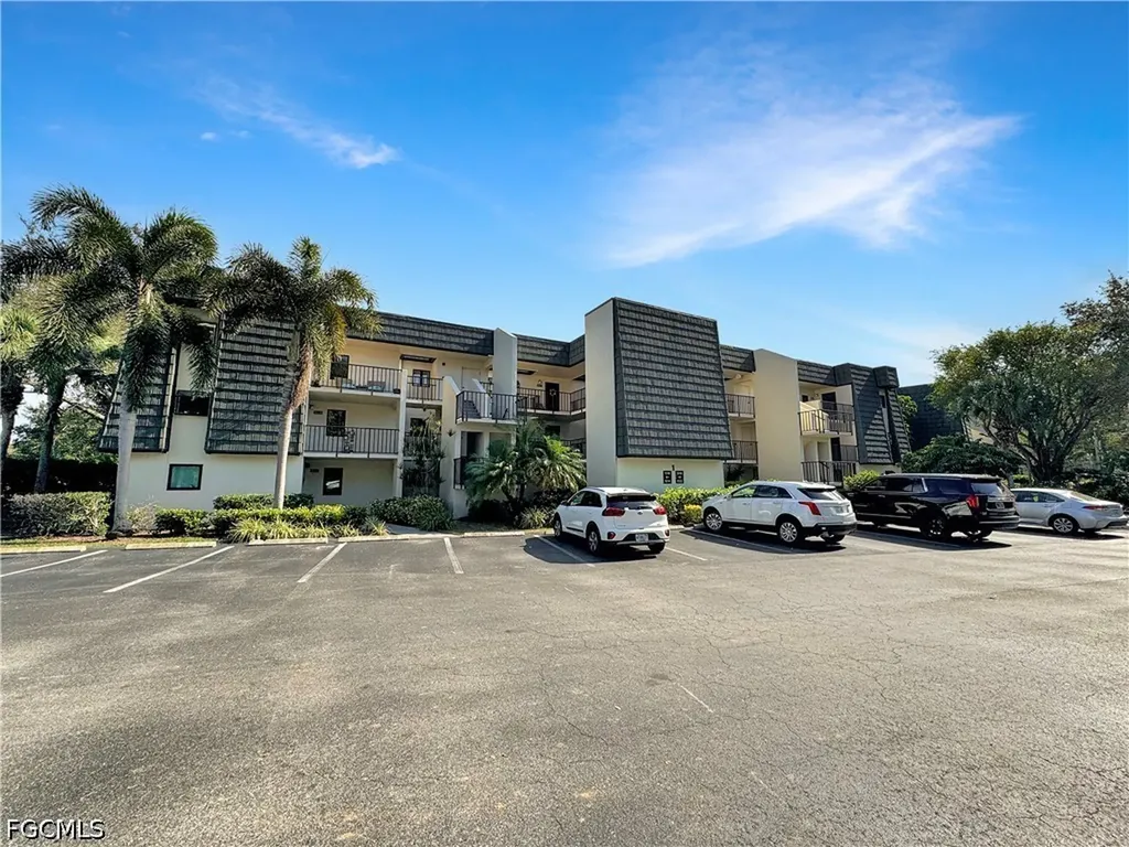 1518 Oyster Catcher Point Naples FL 34105
