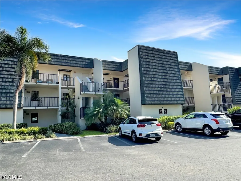 1518 Oyster Catcher Point Naples FL 34105
