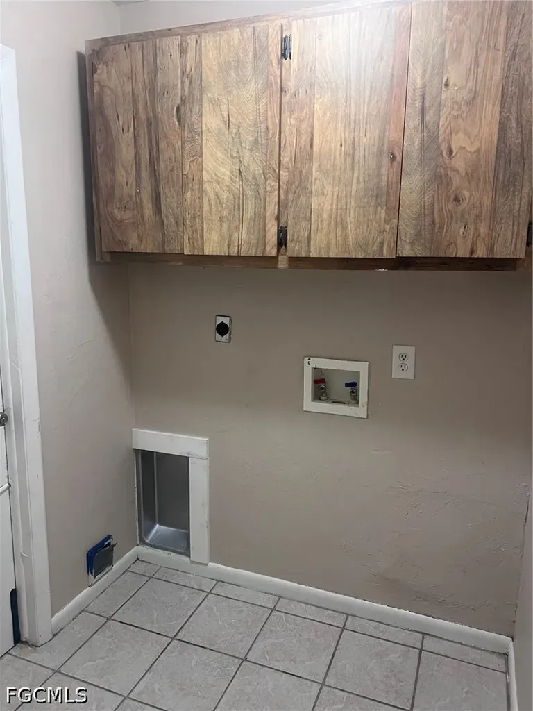 1315 SE 24th Avenue Cape Coral FL 33990