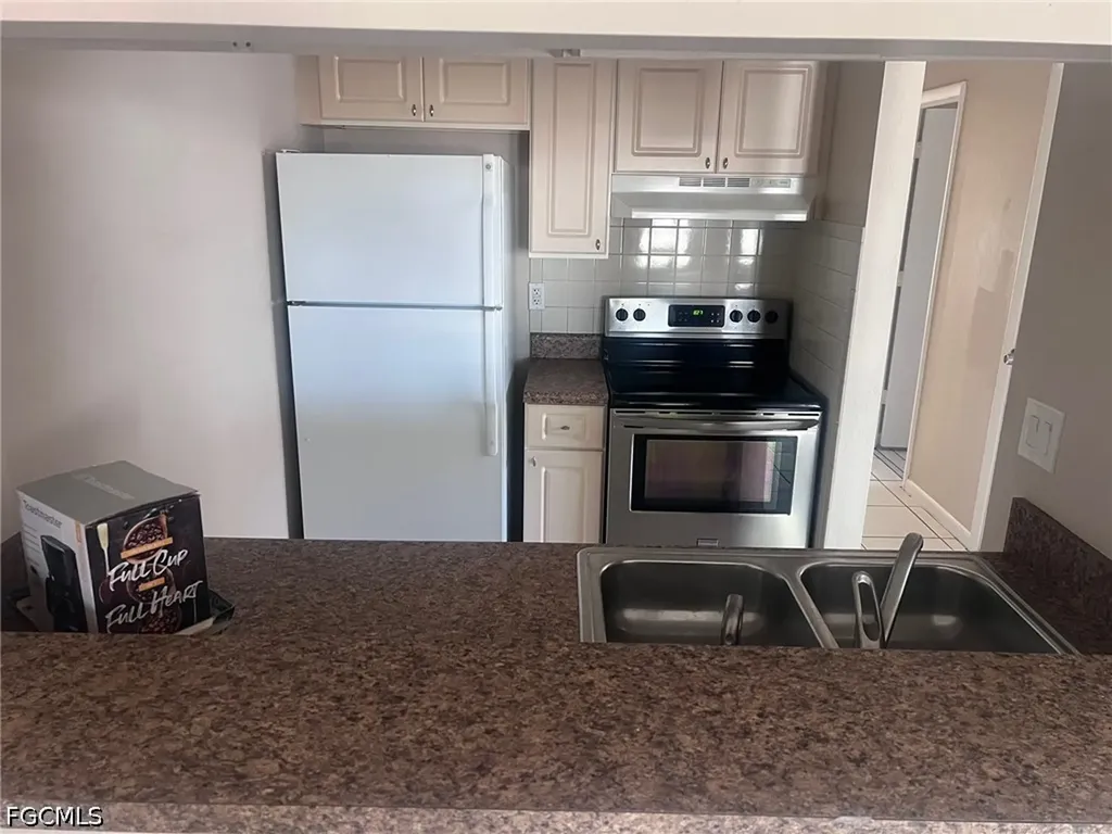 1315 SE 24th Avenue Cape Coral FL 33990