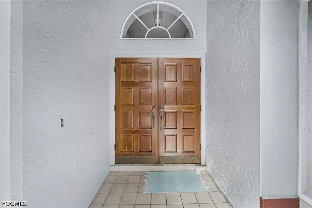 232 SE 21st Avenue Cape Coral FL 33990
