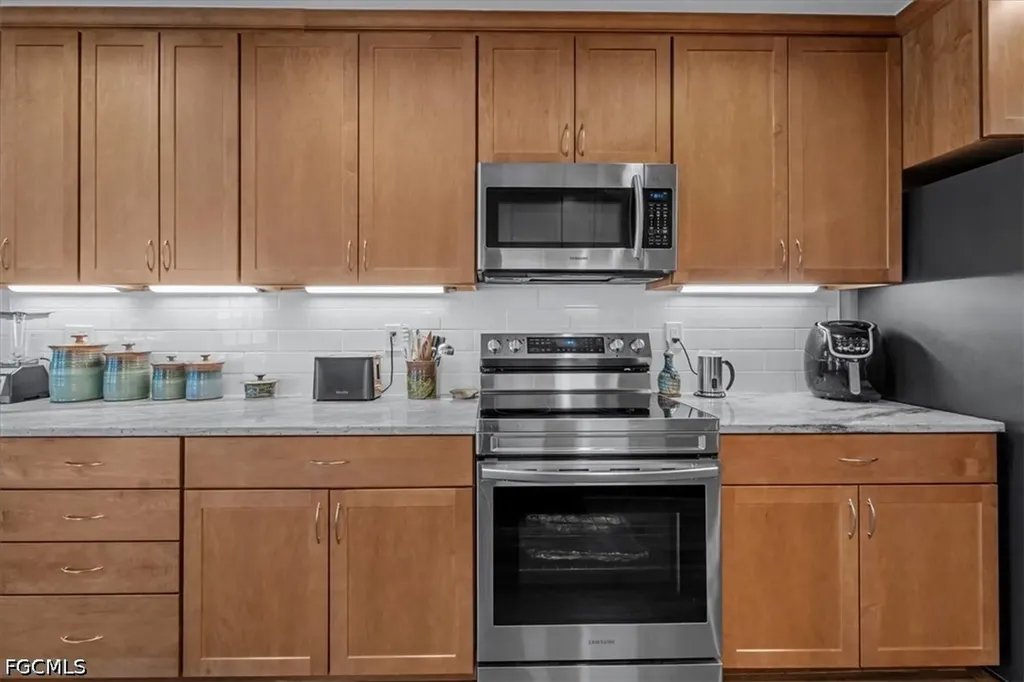 232 SE 21st Avenue Cape Coral FL 33990