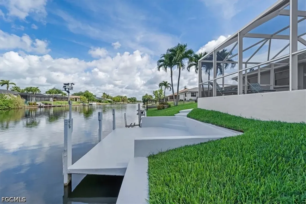 232 SE 21st Avenue Cape Coral FL 33990