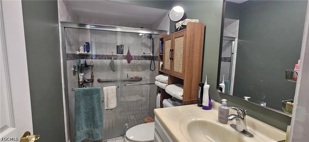 1823 SE 15th Street Cape Coral FL 33990